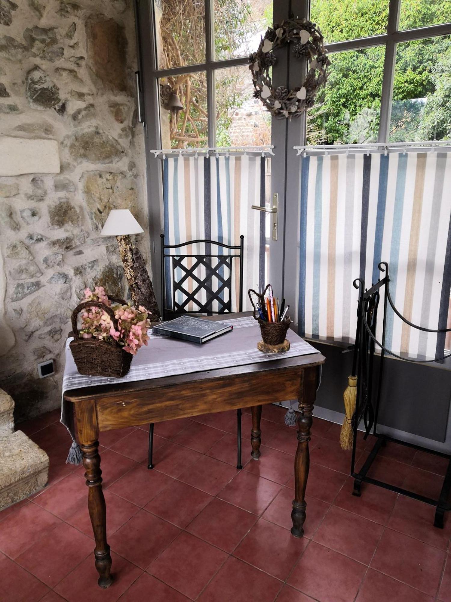 Gite Du Hameau D'Amignie Vernay Экстерьер фото